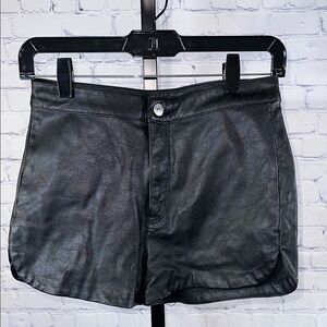 🖤 H&M Faux Leather Shorts | Size 4